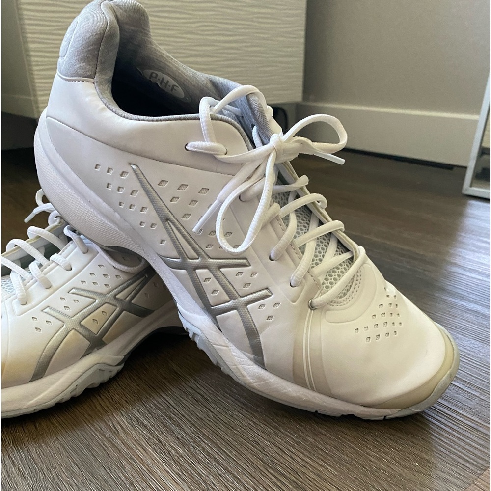 ASICS lightweight sneaker